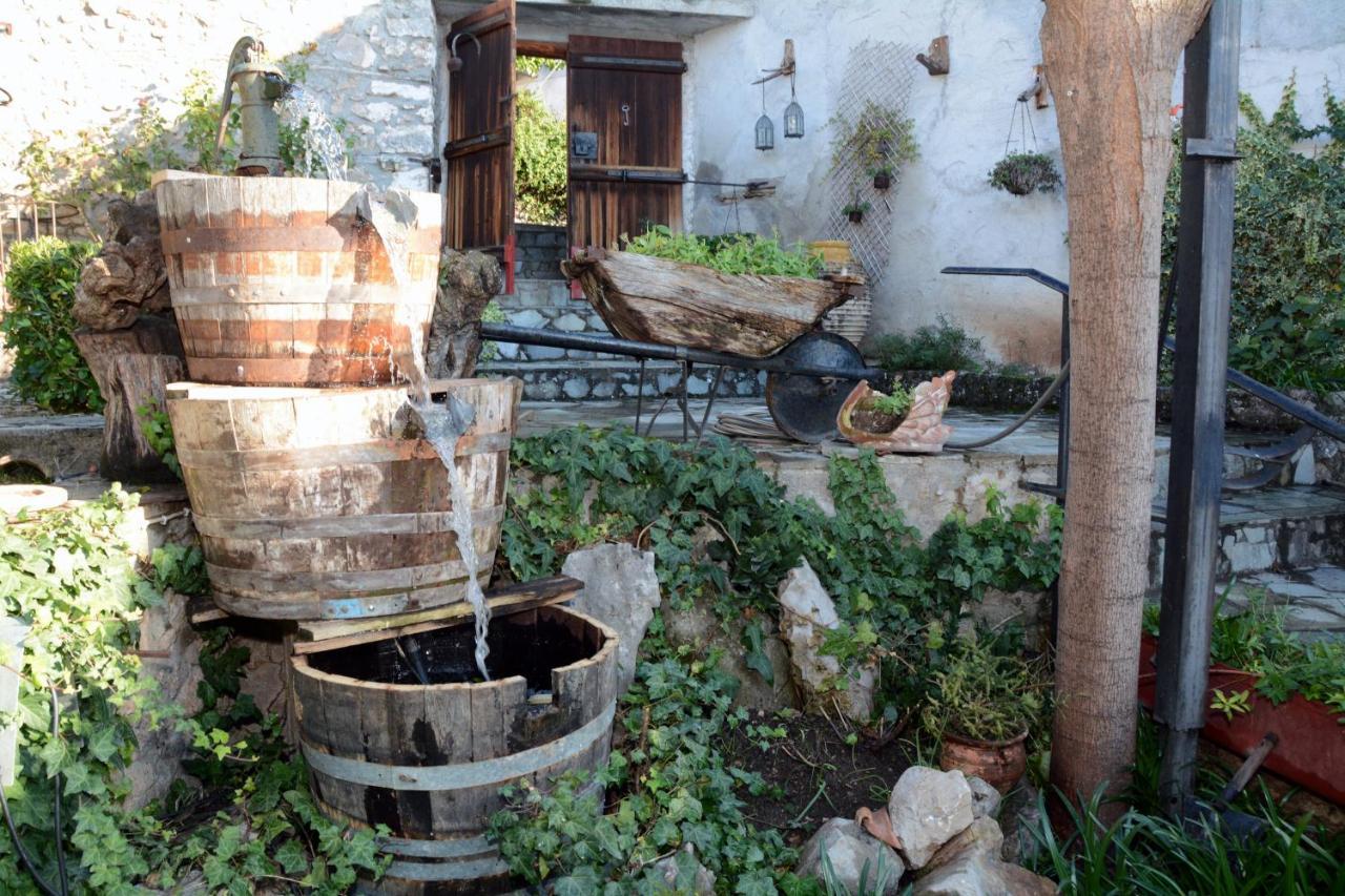Giorgos' & Noula's In Village- Near Delphi *