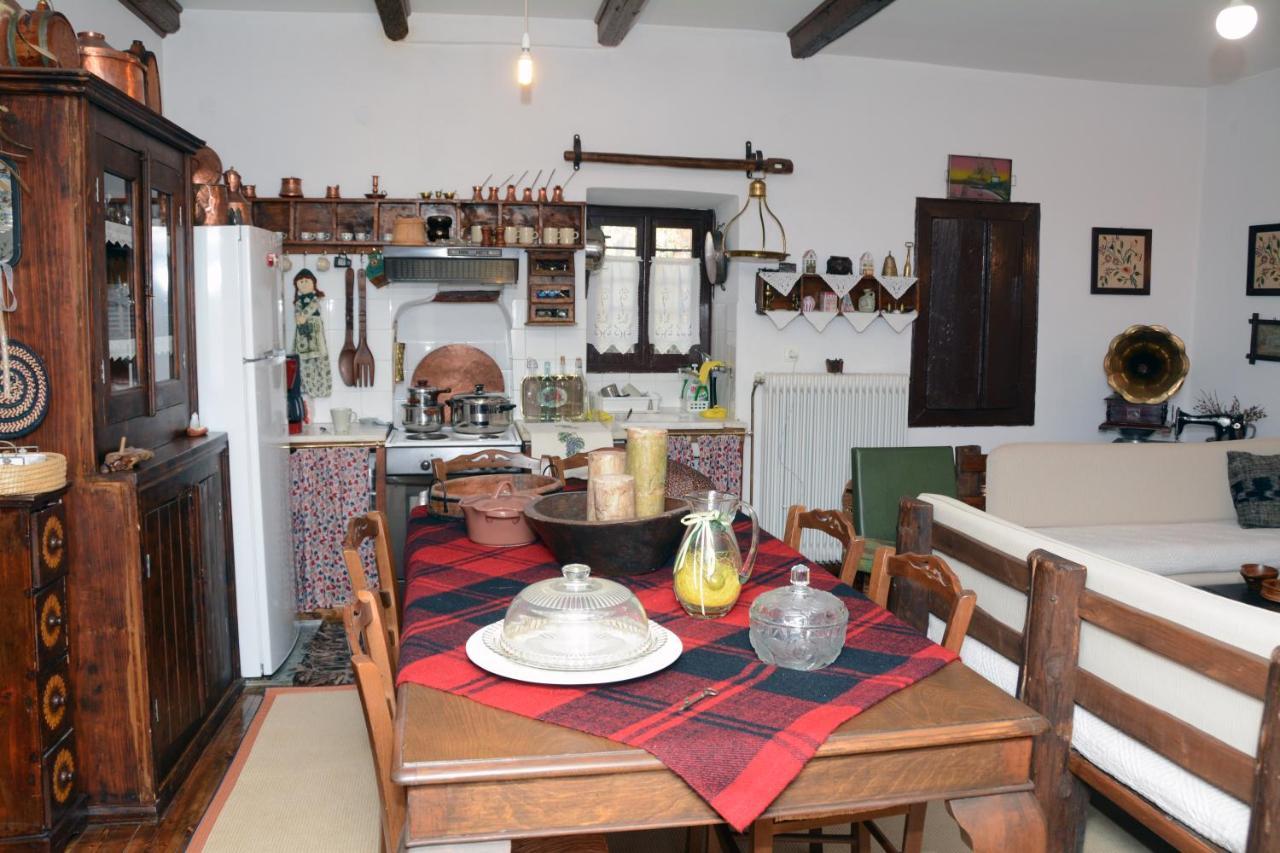 Giorgos' & Noula's In Village- Near Delphi Dağ evi Desfina